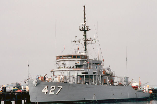 File:USS Constant (AM-427).jpg
