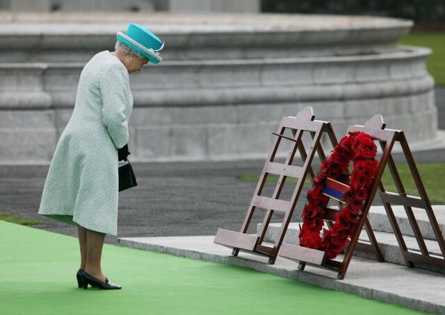 File:Queen in Ireland.jpeg