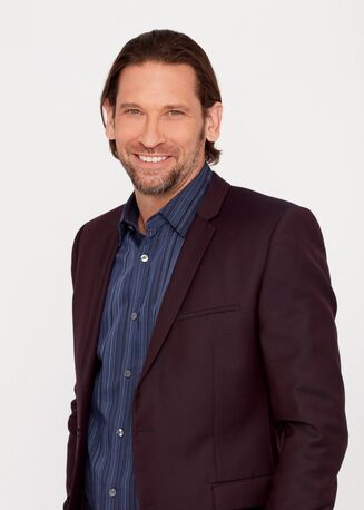File:Roger Howarth.jpg