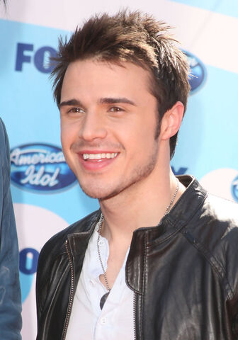 File:Kris+Allen+American+Idol+Season+8+Finale+Arrivals+oAnSDUDsiZwx.jpg