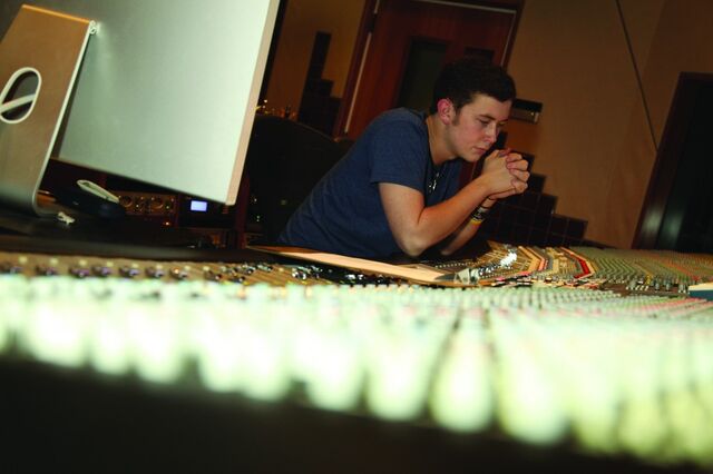 File:Scotty-mccreery-clear-as-day-studio.jpg