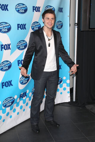 File:Kris+Allen+American+Idol+Season+8+Finale+Press+hx2OAVXuyIix.jpg