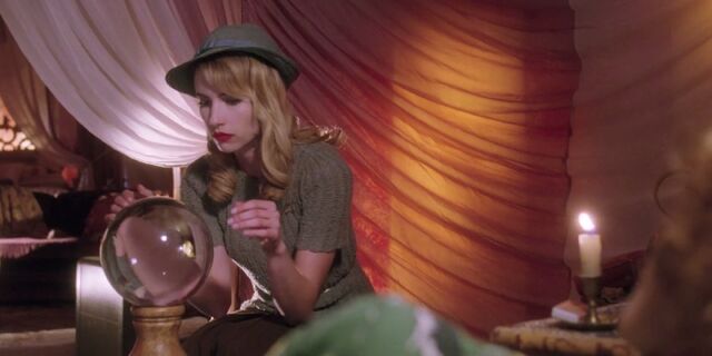 File:O-EMMA-ROBERTS-facebook.jpg