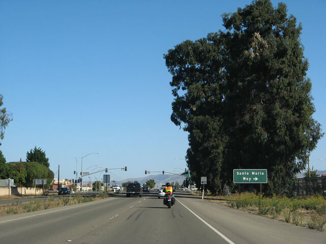 File:Ca-135 nb broadway 03.jpg