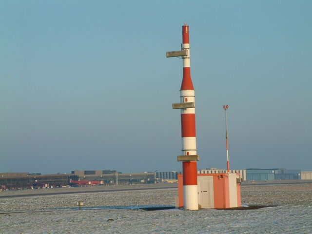 File:EDDV-ILS 09R Glideslope.jpg