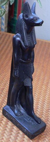 Файл:Anubis statuette 2.jpg