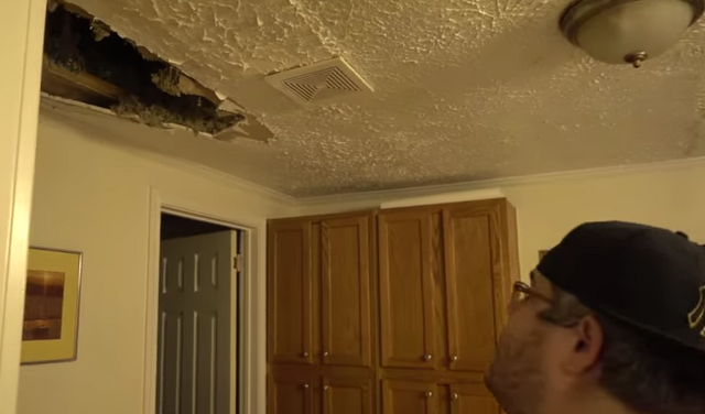 File:DamagedCeiling.png