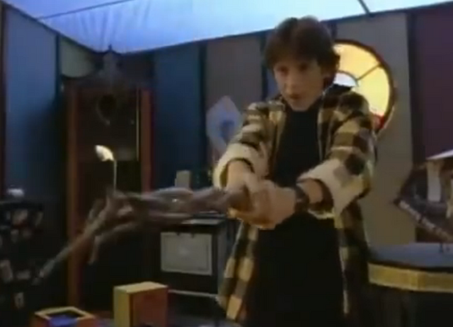 File:9magicianusingthewand.png