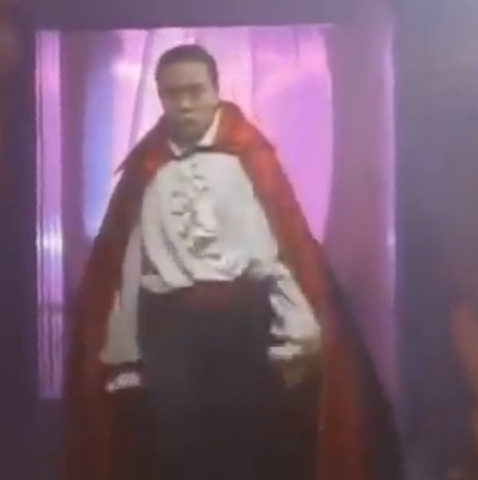 File:Dreammachinevampirecostume.png