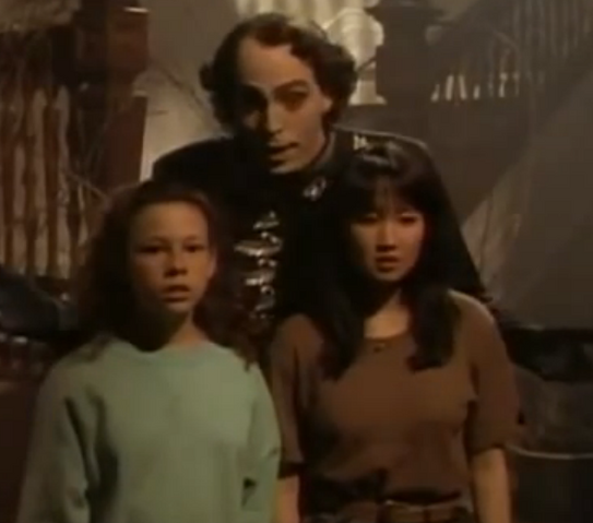 File:10whisperingtwopeoplecapturednow.png