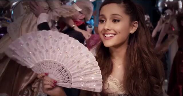 File:Ariana holding a fan.jpg