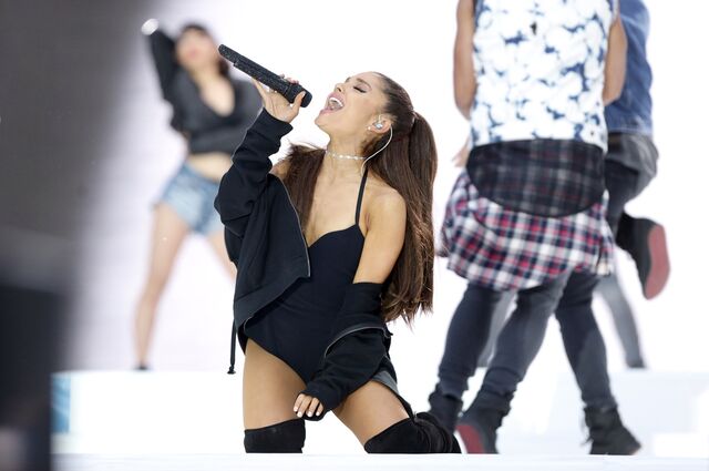 File:June-8-2015-summertime-ball-3.jpg