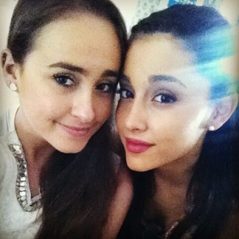 File:Alexa&ariana08.jpg