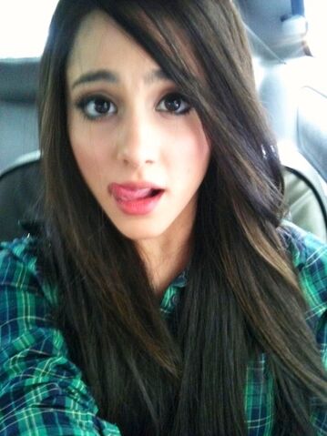 File:Ariana Grande-B.jpg