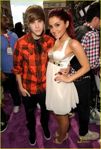 File:Justin and Ariana 2010.jpg
