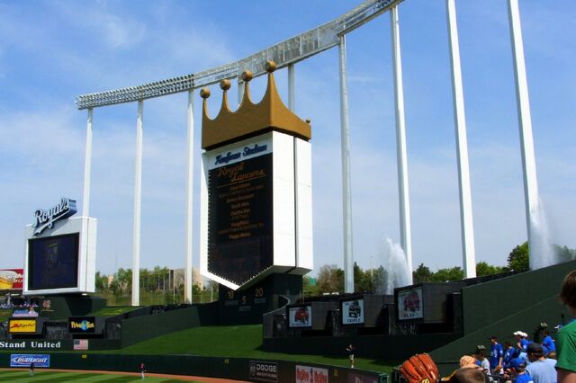 File:Kauffman Stadium-1195669777-283.jpg