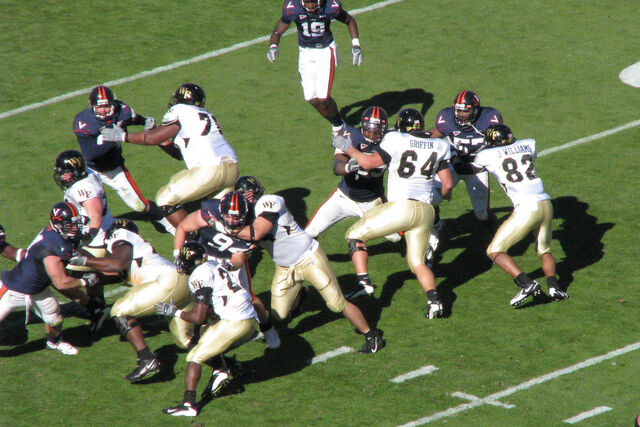 File:Chris Long-1197305040-631.jpg