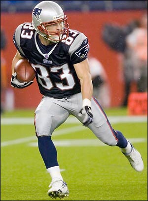 File:Weswelker.jpg