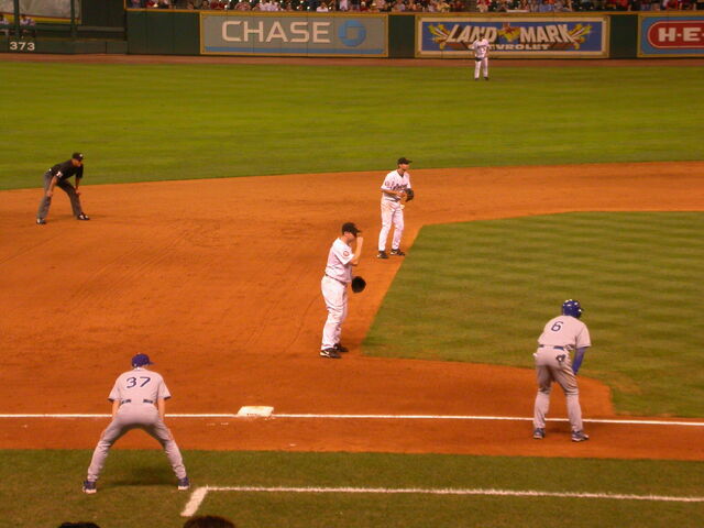 File:Los Angeles Dodgers-1199764205-556.jpg