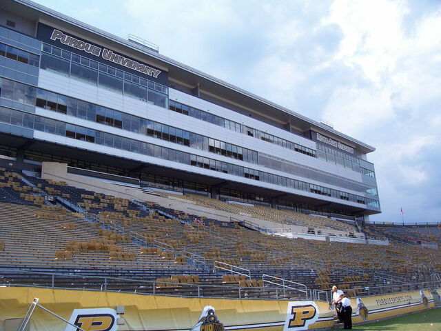 File:Ross-Ade.jpg