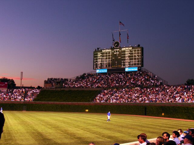 File:Wrigley Field-1195688531-383.jpg