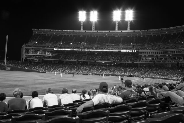 File:Cincinnati Reds-1199765776-853.jpg