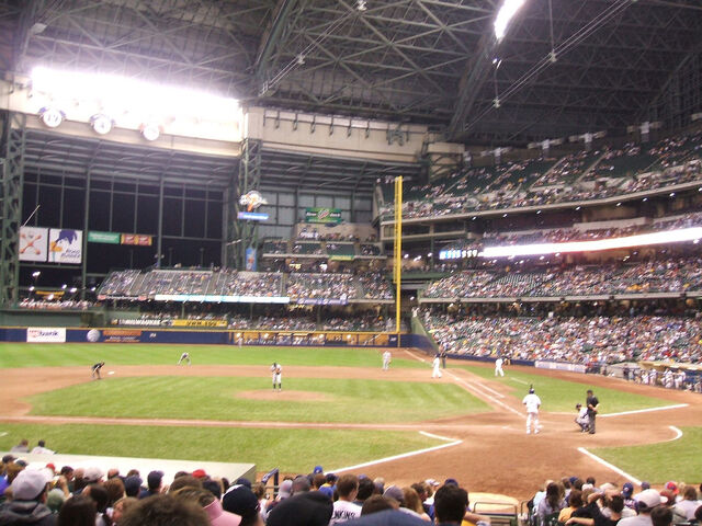 File:Miller Park-1195620274-989.jpg