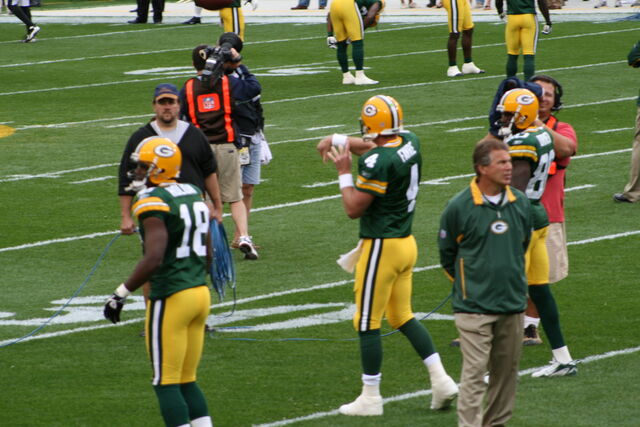 File:Brett Favre-1197674814-40.jpg