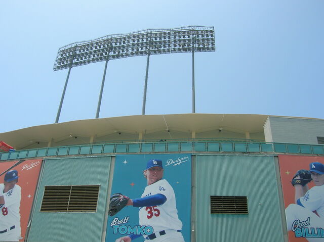 File:Dodger Stadium-1195663696-616.jpg