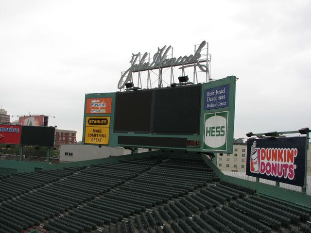 File:Shea Stadium-1195684292-670.jpg