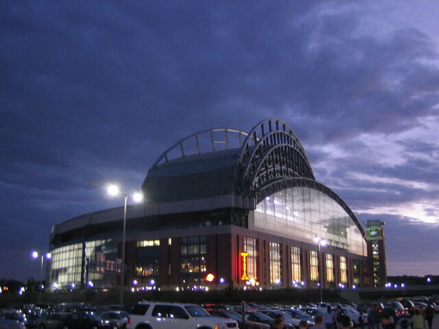 File:Milwaukee Brewers-1199122144-805.jpg