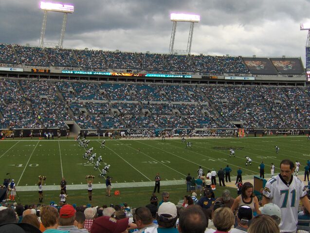 File:ALLTEL Stadium-1195769118-164.jpg