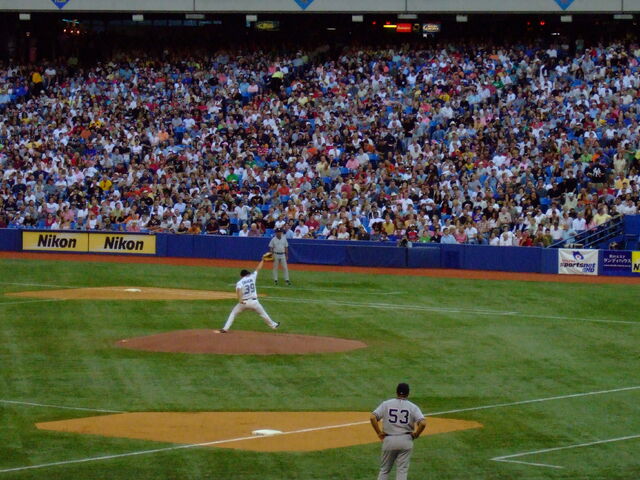File:Rogers Centre-1195683673-651.jpg