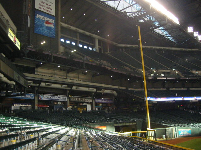 File:Chase Field-1195661016-288.jpg