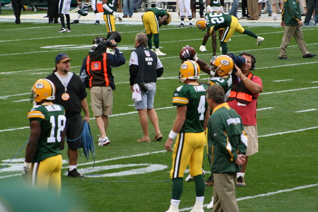 File:Brett Favre-1197674807-154.jpg