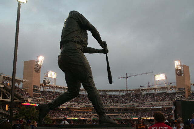 File:Tony Gwynn-1195102224-710.jpg