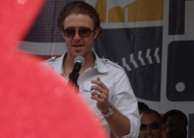 File:Chase Utley-1195504758-723.jpg
