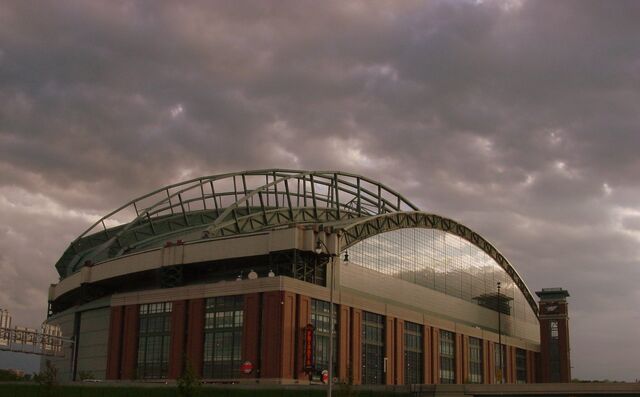 File:Miller Park-1195670817-580.jpg