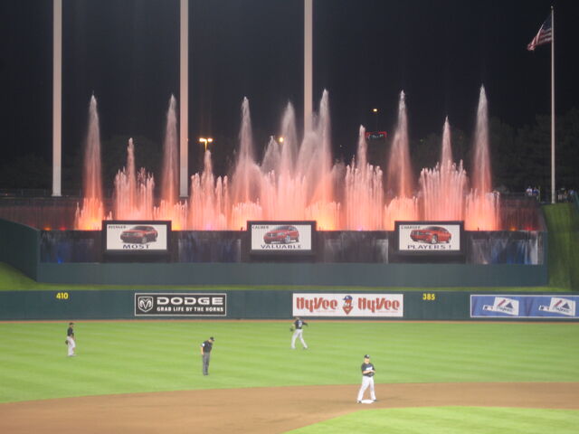 File:Kauffman Stadium-1195669760-120.jpg