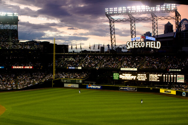 File:Safeco Field-1195606502-802.jpg