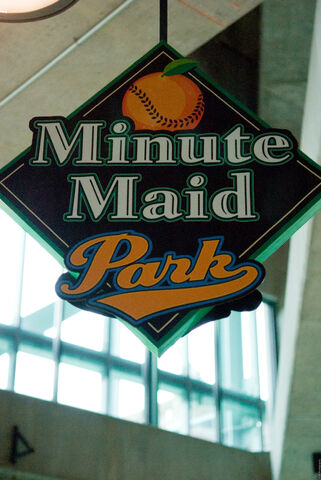 File:Minute Maid Park-1195671453-641.jpg