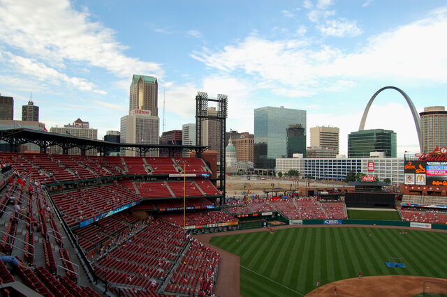 File:Busch Stadium-1195659592-930.jpg