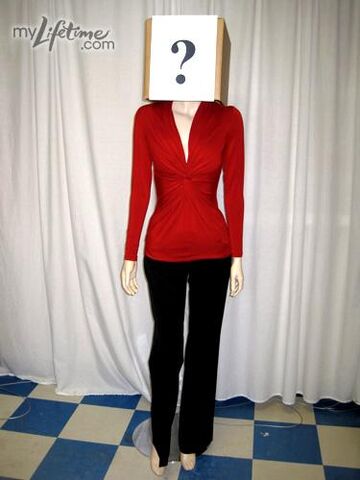 File:BlackPantsRedShirtGallery.jpg