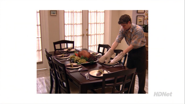 File:3x09 S.O.B.s (19).png