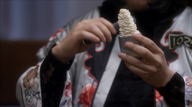 File:4x10 Queen B. (07).png