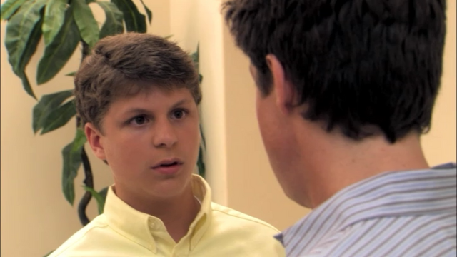 File:1x02 Top Banana (10).png