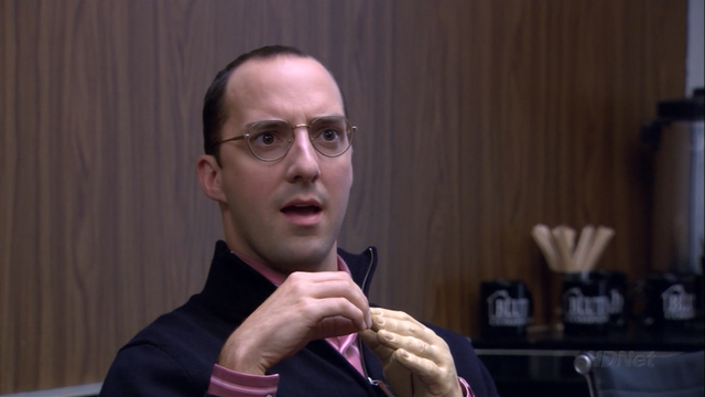 File:3x05 Mr. F (41).png