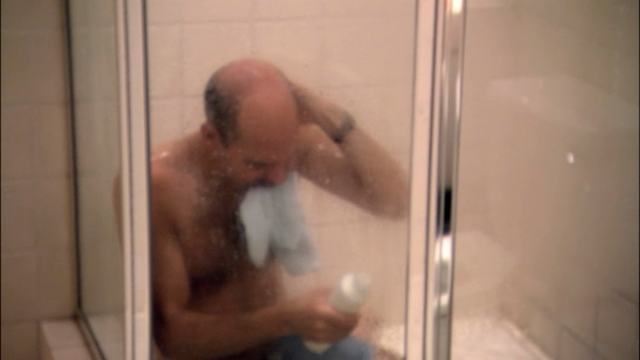 File:1x02 Top Banana (45).png