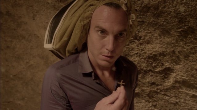 File:4x07 Colony Collapse (151).png