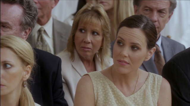 File:4x07 Colony Collapse (073).png